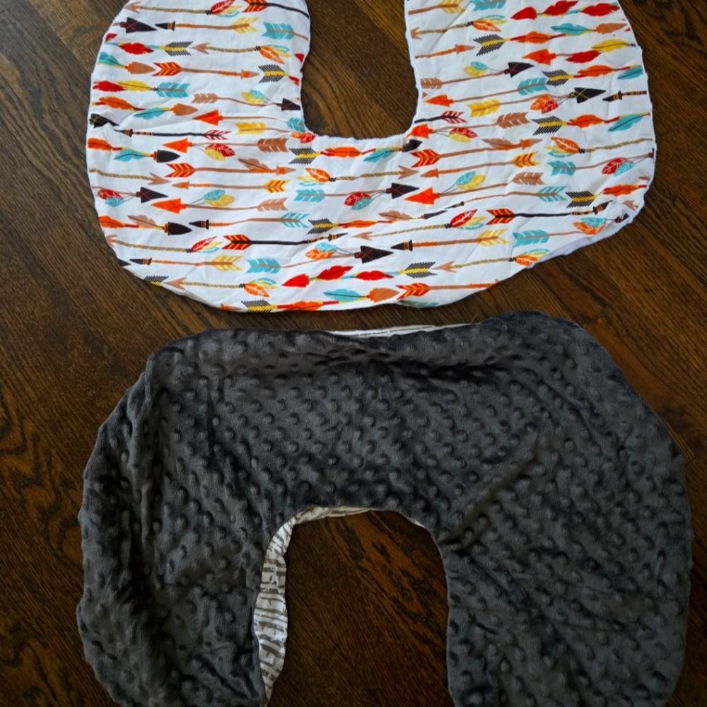 Boppy Nursing Pilow Covers - Set Of 2